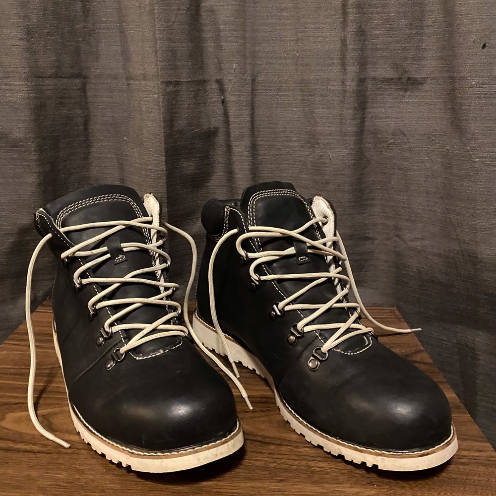 LL Bean black boot